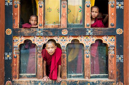 simsearch:841-05845843,k - Young novice monks in the window of their quarters, Punakha, Bhutan, Asia Stock Photo - Rights-Managed, Code: 841-08357425