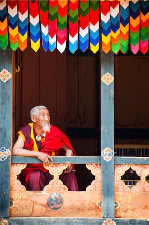 simsearch:841-07081838,k - Monk watching the dancers at Paro festival, Paro, Bhutan, Asia Stock Photo - Rights-Managed, Code: 841-08357427