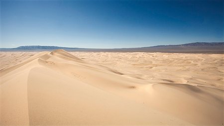 sands and desert and nobody and landscape - Khongoryn Els Sand dunes in the Gobi Gurvansaikhan National Park in Mongolia, Central Asia, Asia Stock Photo - Rights-Managed, Code: 841-08357486