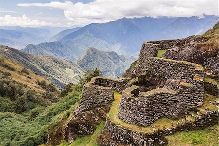 simsearch:841-06034486,k - Phuyupatamarca Inca ruins on Inca Trail Trek day 3, Cusco Region, Peru, South America Photographie de stock - Rights-Managed, Code: 841-08420992