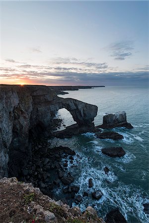 simsearch:841-07204601,k - Dawn at Green Bridge of Wales, Pembrokeshire Coast National Park, Wales, United Kingdom, Europe Stock Photo - Rights-Managed, Code: 841-08421527