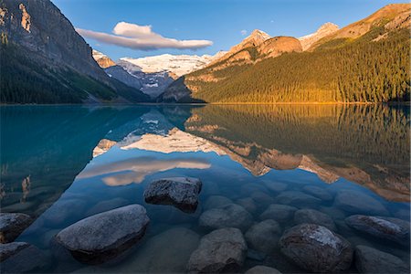 Early morning sunlight at Lake Louise in the Canadian Rockies, Banff National Park, UNESCO World Heritage Site, Alberta, Canada, North America Photographie de stock - Rights-Managed, Code: 841-08438790