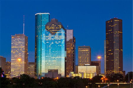 simsearch:841-07653114,k - Houston skyline at night from Eleanor Tinsley Park, Texas, United States of America, North America Stock Photo - Rights-Managed, Code: 841-08527751
