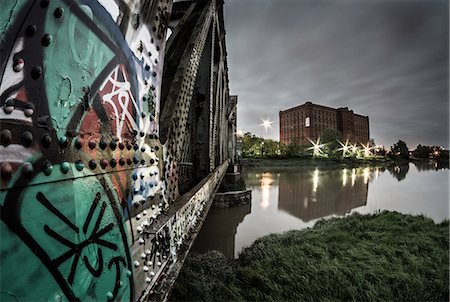 places of united kingdom - Warehouses, New Cut, Bristol, Avon, England, United Kingdom, Europe Stock Photo - Rights-Managed, Code: 841-08542515