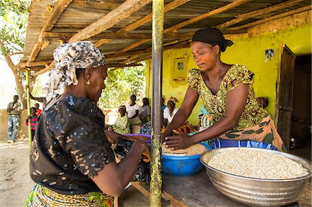 Two ladies trading at Baba Peter Keita's market, Madakiya, Nigeria, West Africa, Africa Stock Photo - Rights-Managed, Code: 841-08568930