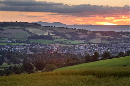 simsearch:841-07783086,k - Sunset over Winchcombe and Malvern Hills in distance, Winchcombe, Cotswolds, Gloucestershire, England, United Kingdom, Europe Foto de stock - Con derechos protegidos, Código: 841-08718156