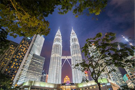 simsearch:841-08797696,k - Petronas Twin Towers at night, Kuala Lumpur, Malaysia, Southeast Asia, Asia Stock Photo - Rights-Managed, Code: 841-08797699