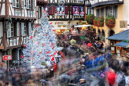 simsearch:841-07457834,k - Christmas tree and Santa Claus in the pedestrian roads of the old town, Colmar, Haut-Rhin department, Alsace, France, Europe Photographie de stock - Rights-Managed, Code: 841-08860672