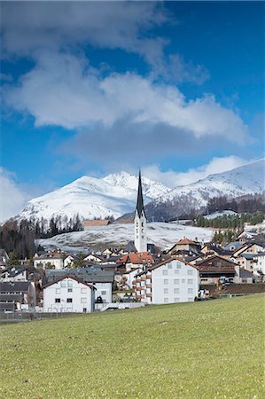 simsearch:841-08860890,k - View of the alpine village of Zuoz surrounded by snowy peaks in spring, Maloja, Canton of Graubunden, Engadine, Swiss Alps, Switzerland, Europe Stock Photo - Rights-Managed, Code: 841-08860704