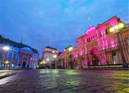 simsearch:841-05782943,k - Twilight view of the Casa Rosada and Banco de la Nacion, City of Buenos Aires, Buenos Aires Province, Argentina, South America Photographie de stock - Rights-Managed, Code: 841-08887362