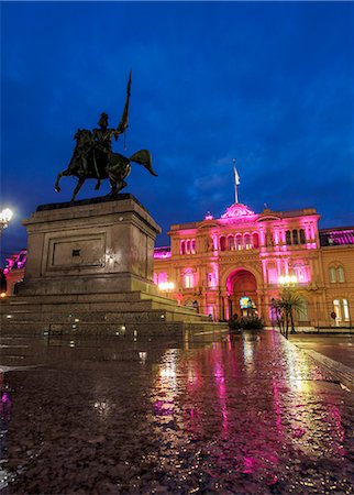 simsearch:841-08797696,k - Twilight view of the Casa Rosada on Plaza de Mayo, Monserrat, City of Buenos Aires, Buenos Aires Province, Argentina, South America Stock Photo - Rights-Managed, Code: 841-08887363