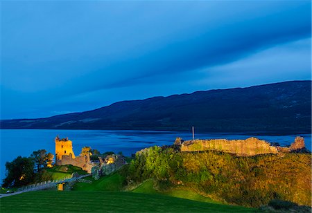 simsearch:841-07589927,k - Twilight view of Urquhart Castle and Loch Ness, Highlands, Scotland, United Kingdom, Europe Stock Photo - Rights-Managed, Code: 841-08887381