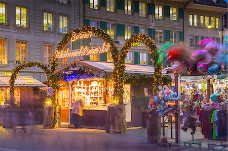 simsearch:841-06807677,k - Christmas Market on Waisenhausplatz, Bern, Jungfrau region, Bernese Oberland, Swiss Alps, Switzerland, Europe Photographie de stock - Rights-Managed, Code: 841-08887506