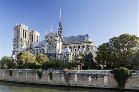 simsearch:841-06343131,k - Notre Dame de Paris Cathedral and the River Seine, Paris, France, Europe Stock Photo - Rights-Managed, Code: 841-09055717