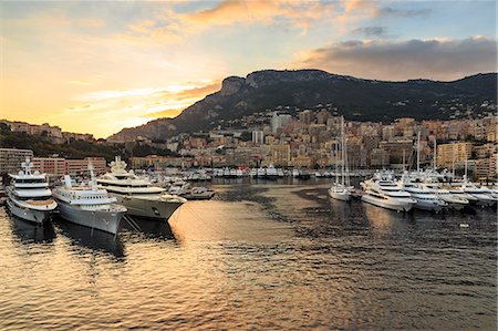 simsearch:862-07690507,k - Vivid sunset over super yachts, glamorous harbour of Monaco (Port Hercules), from the sea, Monte Carlo, Monaco, Cote d'Azur, Mediterranean, Europe Photographie de stock - Rights-Managed, Code: 841-09085769