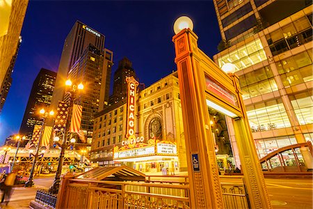 simsearch:614-06718923,k - Chicago Theatre, North State Street, Chicago, Illinois, United States of America, North America Stock Photo - Rights-Managed, Code: 841-09086049