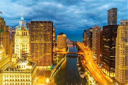 river bridge in america - Towers along the Chicago River towards Lake Michigan, Chicago, Illinois, United States of America, North America Stock Photo - Rights-Managed, Code: 841-09086051