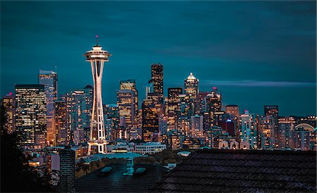 Seattle city skyline at night with urban office buildings and Space Needle viewed from garden near Kerry Park, Seattle, Washington State, United States of America, North America Photographie de stock - Rights-Managed, Code: 841-09086258