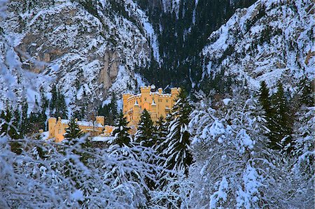 schwangau - Hohenschwangau Castle near Schwangau, Allgau, Bavaria, Germany, Europe Stock Photo - Rights-Managed, Code: 841-09086280