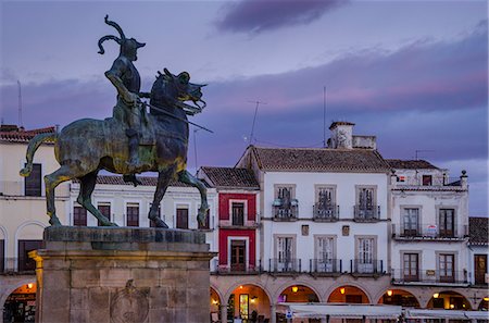 simsearch:400-04587823,k - Francisco Pizarro statue in the Plaza Mayor, Trujillo, Caceres, Extremadura, Spain, Europe Stock Photo - Rights-Managed, Code: 841-09086471