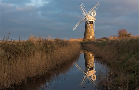 simsearch:841-07783088,k - Beautiful early light on St. Benet's Mill, Norfolk, England, United Kingdom, Europe Stock Photo - Rights-Managed, Code: 841-09086597