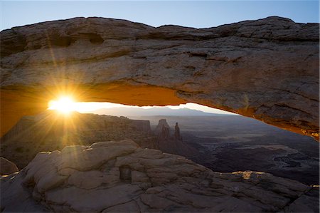 Delicate Arch with rising sun, Arches National Park, Utah, United States of America, North America Stock Photo - Rights-Managed, Code: 841-09135337