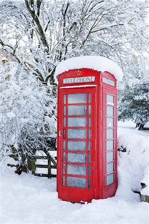 simsearch:841-07783088,k - Traditional British red telephone box covered in winter snow, Snowshill, Cotswolds, Gloucestershire, England, United Kingdom, Europe Stock Photo - Rights-Managed, Code: 841-09135461