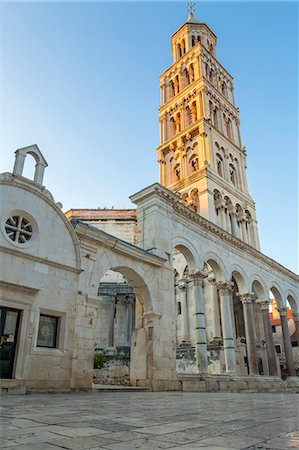 simsearch:841-07204677,k - Sveti Duje Cathedral in Split at first light, Split, Croatia, Europe Stock Photo - Rights-Managed, Code: 841-09147612