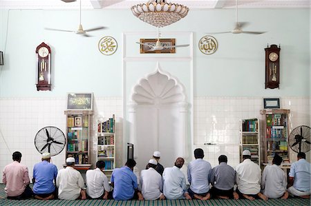 simsearch:841-08102090,k - Muslim men praying, Saigon Central Mosque, Ho Chi Minh City, Vietnam, Indochina, Southeast Asia, Asia Stock Photo - Rights-Managed, Code: 841-09163378