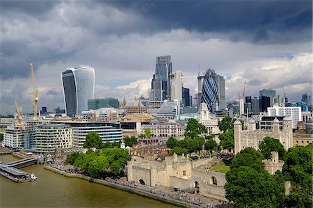 simsearch:649-08922723,k - View of the Tower of London and City of London from Tower Bridge, London, England, United Kingdom, Europe Stock Photo - Rights-Managed, Code: 841-09163475