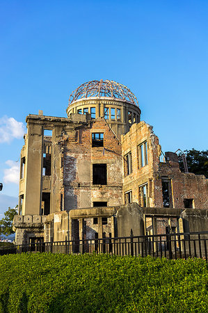 simsearch:622-06398585,k - Atomic Bomb Dome (Genbaku Dome), UNESCO World Heritage Site, Hiroshima Peace Memorial Park, Hiroshima, Japan, Asia Photographie de stock - Rights-Managed, Code: 841-09194821