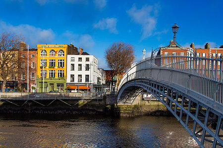 simsearch:841-06030533,k - The Liffey Bridge (Ha'Penny Bridge), Dublin, Republic of Ireland, Europe Stock Photo - Rights-Managed, Code: 841-09205245
