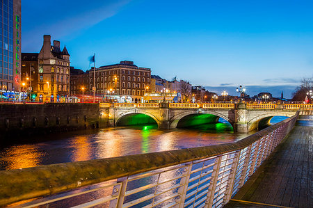 simsearch:841-06030533,k - O'Connell Bridge, Dublin, Republic of Ireland, Europe Stock Photo - Rights-Managed, Code: 841-09205257