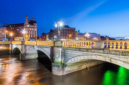simsearch:841-06030533,k - O'Connell Bridge, Dublin, Republic of Ireland, Europe Stock Photo - Rights-Managed, Code: 841-09205258