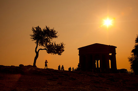 simsearch:400-05720100,k - Valley of the Temples, Agrigento, UNESCO World Heritage Site, Sicily, Italy, Europe Stock Photo - Rights-Managed, Code: 841-09205360