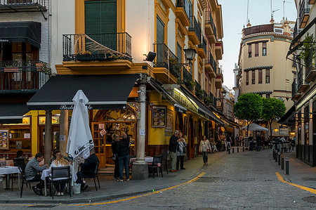 simsearch:841-06807735,k - Narrow street in the historical centre at dusk, Seville, Andalusia, Spain, Europe Stock Photo - Rights-Managed, Code: 841-09229832