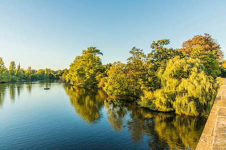 simsearch:841-07783088,k - The Serpentine lake in Hyde Park, London, England, United Kingdom, Europe Stock Photo - Rights-Managed, Code: 841-09229862