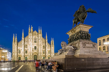simsearch:400-05716374,k - View of Duomo di Milano illuminated in Piazza Del Duomo at dusk, Milan, Lombardy, Italy, Europe Stock Photo - Rights-Managed, Code: 841-09230028