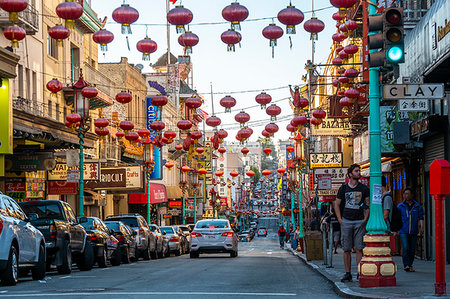 simsearch:841-06031845,k - View of lanterns on street in Chinatown, San Francisco, California, United States of America, North America Stock Photo - Rights-Managed, Code: 841-09230053