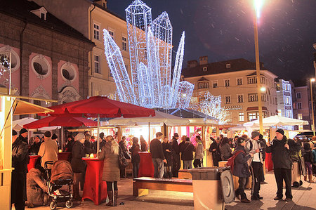 simsearch:841-06807677,k - Innsbruck's Christmas markets, Innsbruck, Tyrol, Austria, Europe Photographie de stock - Rights-Managed, Code: 841-09242019