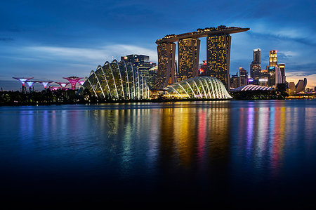simsearch:841-08797696,k - Garden By the Bay, Marina Bay Sands Hotel, the Arts and Sciences Museum, Marina Bay, Singapore, Southeast Asia, Asia Stock Photo - Rights-Managed, Code: 841-09242342