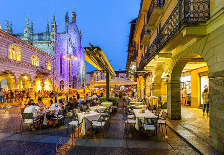 simsearch:841-06341441,k - View of Duomo and restaurants in Piazza del Duomo at dusk, Como, Province of Como, Lake Como, Lombardy, Italy, Europe Stock Photo - Rights-Managed, Code: 841-09242476