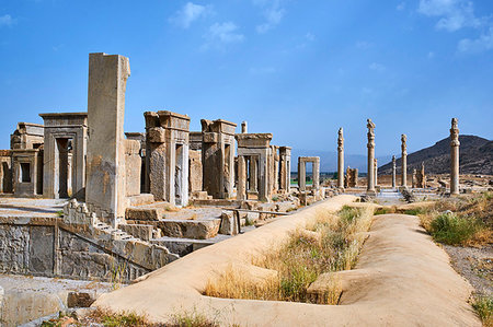 simsearch:841-03676615,k - Pillars of the Apadana palace, Persepolis, UNESCO World Heritage Site, Fars Province, Iran, Middle East Stock Photo - Rights-Managed, Code: 841-09256762