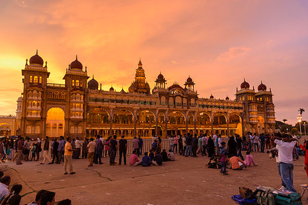simsearch:841-08102090,k - Mysore Palace at sunset, Mysuru, Karnataka, India, South Asia Stock Photo - Rights-Managed, Code: 841-09256952