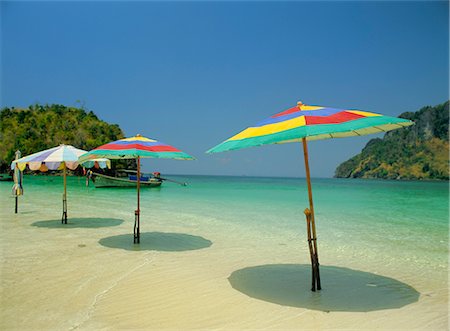 simsearch:841-02722953,k - Parasols de plage, poulet Island, Krabi, Thaïlande Photographie de stock - Rights-Managed, Code: 841-02704162