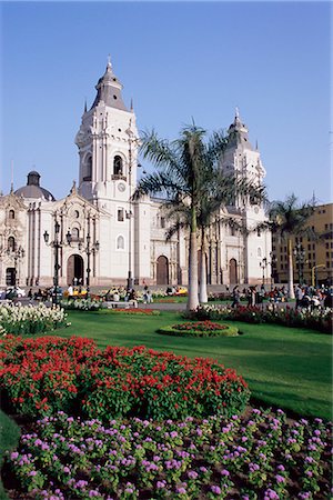 simsearch:841-02722258,k - Exterior of the Monasterio de San Francisco, a Christian monastery, Lima, Peru, South America Foto de stock - Con derechos protegidos, Código: 841-02705643