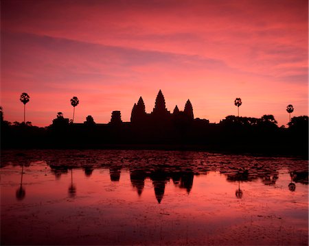 simsearch:841-02946821,k - Sunrise at Angkor Wat, UNESCO World Heritage Site, temples of Angkor Wat, Angkor, Siem Reap Province, Cambodia, Indochina, Southeast Asia, Asia Stock Photo - Rights-Managed, Code: 841-02705738