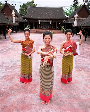 simsearch:841-02946091,k - Traditional Thai dancers, Old Chiang Mai Cultural Centre, Chiang Mai, Thailand, Southeast Asia, Asia Stock Photo - Rights-Managed, Code: 841-02705749