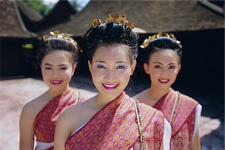 simsearch:841-02946091,k - Portrait of three traditional Thai dancers, Chiang Mai, northern Thailand, Asia Stock Photo - Rights-Managed, Code: 841-02706517