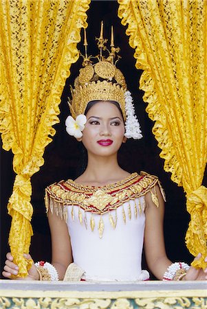 simsearch:841-02715185,k - Portrait of a traditional Cambodian dancer, Angkor Wat, Siem Reap, Cambodia, Indochina, Asia Stock Photo - Rights-Managed, Code: 841-02706522